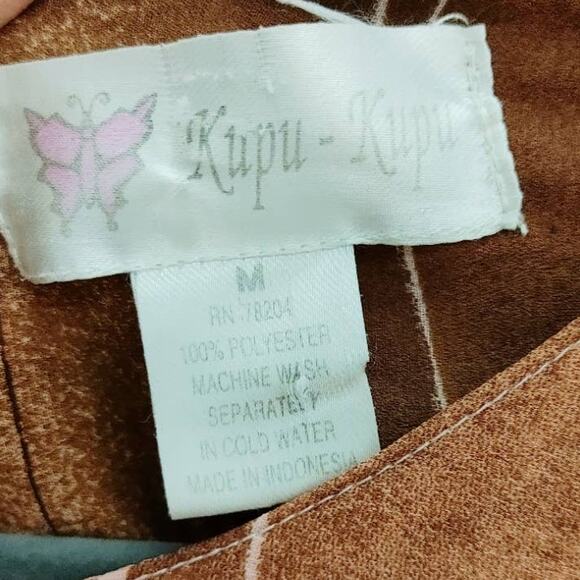 Kupu Kupu Top Sleeveless Split Front Whimsical Floral Medium Hawaiian - Picture 2 of 5